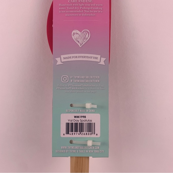 Thyme & Table Silicone and Bamboo Love You More Than Pizza Pointed Spatula Vday - Picture 6 of 7
